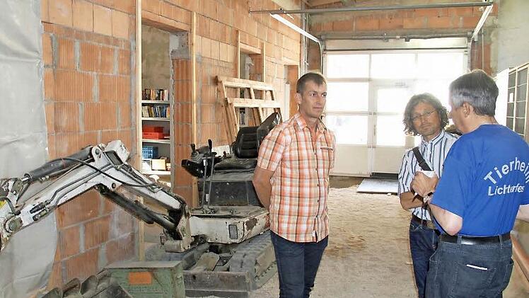 : Besichtigung der im Bau befindenden Quarantäne-Station Foto: Gerda Völk