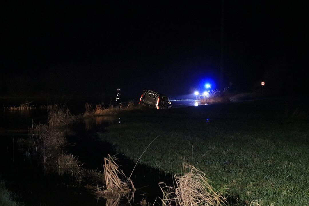 Betrunkener Autofahrer versinkt bei Bamberg in Hochwasser