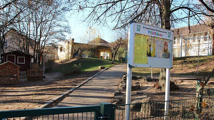 Der Kindergarten Pfiffikus  am Freitag: Offiziell geschlossen ist er nicht, ungeimpfte Kinder müssen aber zu Hause bleiben.Ulrike Nauer