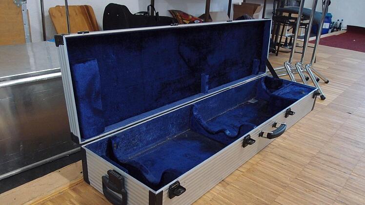 London-Gastspiel des Philharmonischen Orchesters Landestheater Coburg: in diese Kiste passt ein Kontrafagott.Foto: Jochen Berger