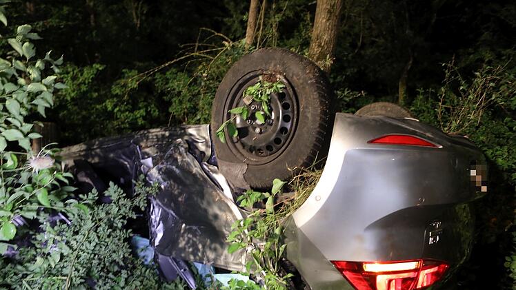 Schwerer Autounfall auf A3 bei Altdorf