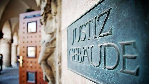 Am N&uuml;rnberger Landgericht wurde der Fall verhandelt. Die n&auml;chsten Ergebnisse kommen aus M&uuml;nchen von der Landesanwaltschaft oder aus Herzogenaurach vom &Auml;ltestenrat. Foto: Daniel Karmann, dpa