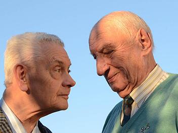 Sie haben den Landkreis-Fußball auf Funktionärsebene maßgeblich geprägt: Gerd Hartung (links) und Rudi Müller. Foto: Jürgen Schmitt