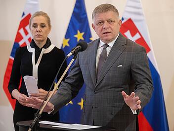 Robert Fico und Denisa Sakova