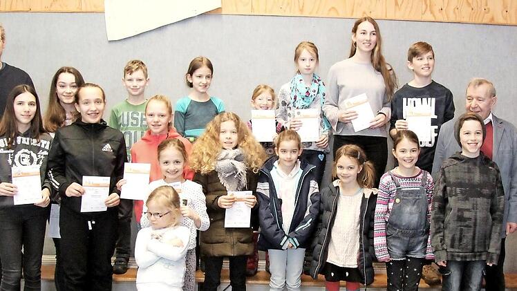 Viele Kinder hatten bereits an der Carl-Platz-Schule die Prüfung abgelegt, trotzdem kamen auch einige zur Turnerschaft.