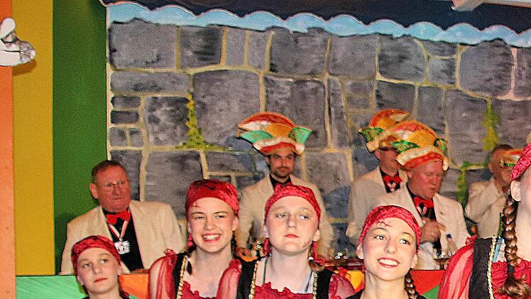 Gut vier Stunden unterhielten die Künstler das Publikum. Foto: Dieter Britz