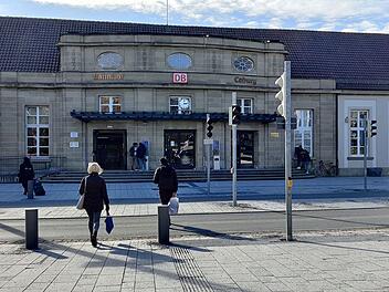 Coburg: Zugführer meldet Jugendlichen mit Schusswaffe im Zug