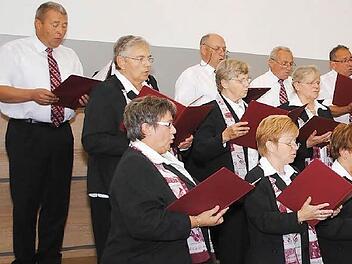 Mal kirchlich, mal modern. Das Repertoire des Gesangsvereins ist groß. Und die Freude am Singen auch. Fotos: Tom Müller
