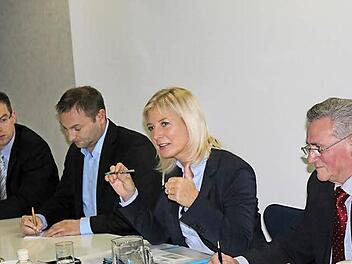 Ulrike Scharf kam auf Einladung des CSU-Landtagsabgeordneten, Jürgen Baumgärtner (Zweiter von links) nach Kronach. Mit im Bild 3. Bürgermeister Markus Wich (links) und Landrat Oswald Marr  Foto: Veronika Schadeck