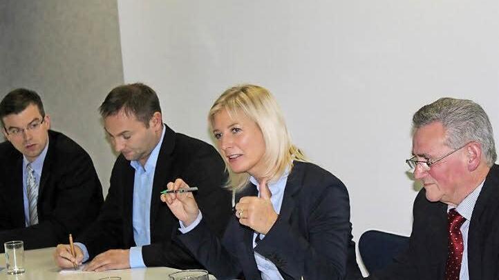 Ulrike Scharf kam auf Einladung des CSU-Landtagsabgeordneten, Jürgen Baumgärtner (Zweiter von links) nach Kronach. Mit im Bild 3. Bürgermeister Markus Wich (links) und Landrat Oswald Marr  Foto: Veronika Schadeck