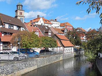 Auch die Fachwerkstadt Lauterbach lädt zu einer Besichtigung ein. Foto: djd/Deutsche Fachwerkstraße/Stadt Lauterbach