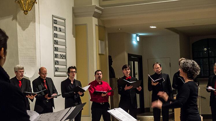 Zahlreiche Zuhörer erlebten das Gedenkkonzert für den vor einem Jahr verstorbenen Sängerkreis-Vorsitzenden Günter Freitag in der Coburger Morizkirche. Gestaltet wurde es vom Kammerchor "Ziemlich beste Stimmen" unter der Leitung von Carolin Heckel.Foto: Jochen Berger