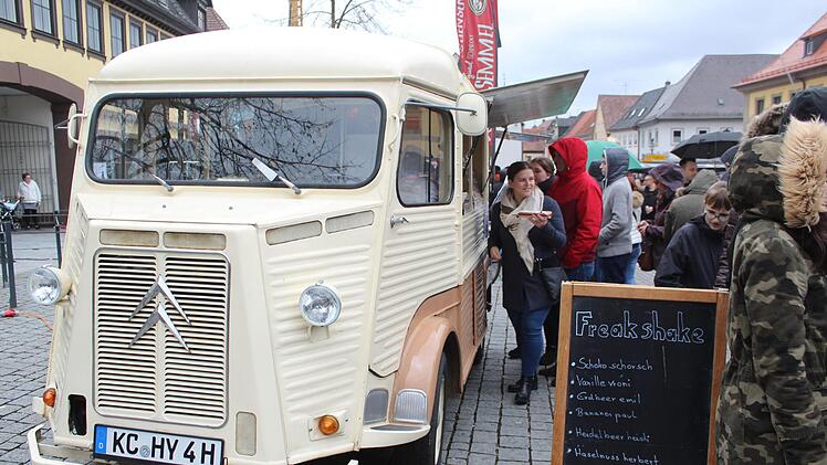 Ein Klassiker - sowohl als Auto,  als  auch als Foodtruck. Wer je "Der Clan der Sizilianer" mit Lino Ventura gesehen hat, der erinnert sich an dieses Fahrzeug. Foto: Markus Häggberg