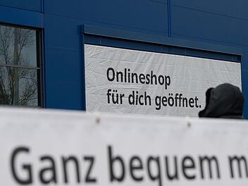 Der Lockdown zwingt einen geradezu, mehr Dinge online zu kaufen.  Keine gute Entwicklung für den ohnehin arg gebeutelten Einzelhandel.