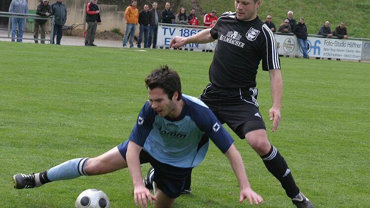 Immer wieder fielen beim TV Ebern wichtige Stützen aus. Auch auf Andreas Liebermann (hinten) mussten die Eberner phasenweise verzichten.