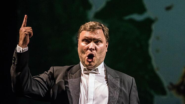 Impressionen vom Gala-Abend des Coburger Theaterfestes: Felix RathgeberFoto: Jochen Berger
