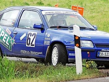 Gl&auml;nzten noch einmal mit einer Top-Ten-Platzierung: Andr&eacute; Apel und Tobias Robertz in ihrem Opel Kadett 16 V  Foto: Gerd Plietsch