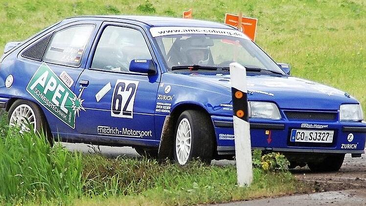 Gl&auml;nzten noch einmal mit einer Top-Ten-Platzierung: Andr&eacute; Apel und Tobias Robertz in ihrem Opel Kadett 16 V  Foto: Gerd Plietsch