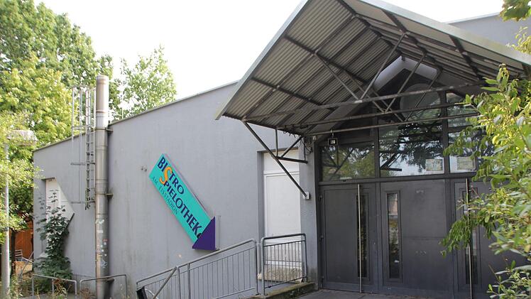 Der Eingang zur ehemaligen Disco ist schon länger geschlossen. Ein Erotik-Shop wird nicht einziehen, dafür soll die Spielhalle aus dem Untergeschoss nach oben verlegt werden.  Foto: Andreas Dorsch