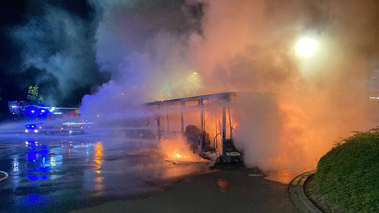 Bus in Flammen