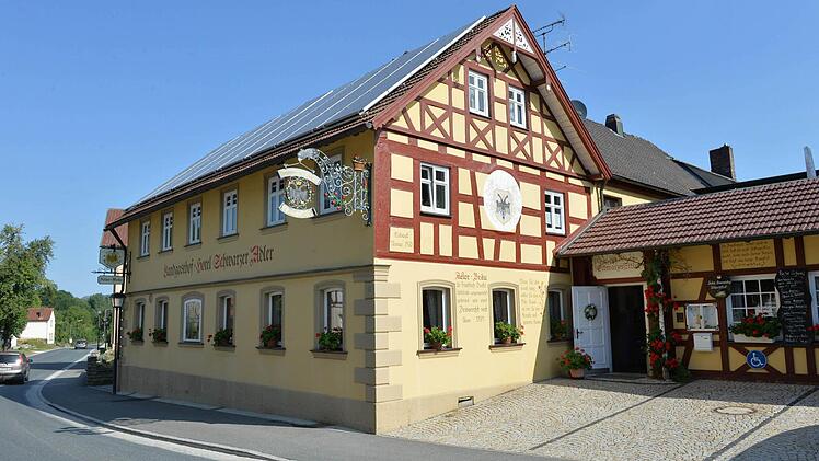 Historisches Fachwerk schmückt den Gasthof.