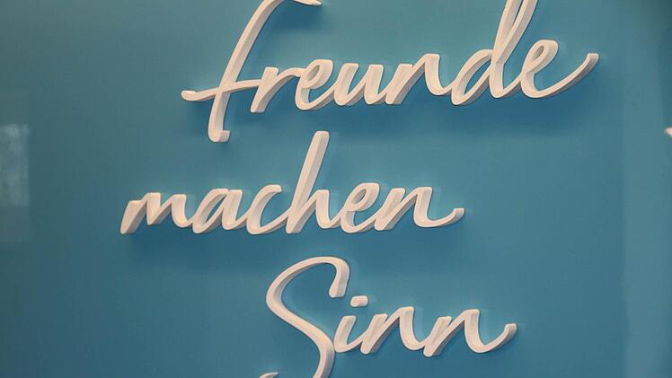 Der Wandspruch ist die Philosophie des Hauses.