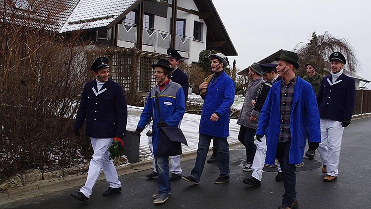 Am Samstag trieben in Neufang wieder die "Pfeffera" ihr Unwesen.