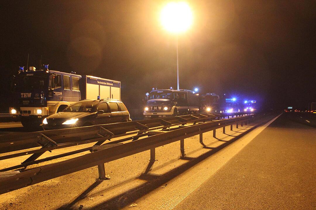 Tödlicher Lkw-Crash auf der A9: Lastkraftwagen kracht in Leitplanke