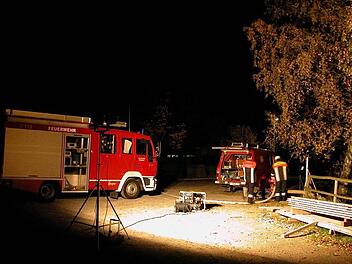Die Freiwillige Feuerwehr organisiert regelmäßig Übungen für Aktive und Jugendliche. Unser Foto zeigt ein solches Training am See. Fotos: Stefan Geiger