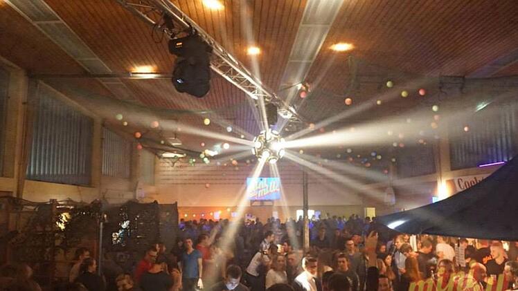 Die Minimilk-Party steigt am Wochenende wieder in der Turnhalle von Ebenhausen. Foto: Archiv Nora Sebert