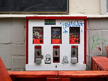 Kaugummiautomat in Erlangen einfach abmontiert