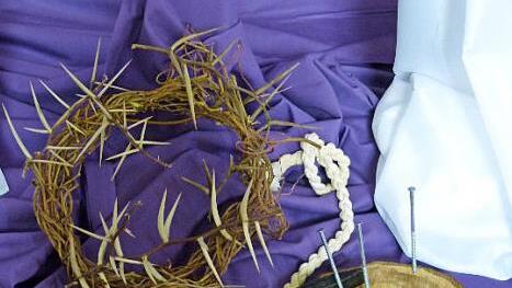 Karfreitags-Symbole im Karmel von Auschwitz: die elfte Station
