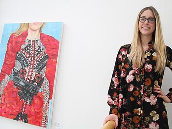 Lauren Godfreys großformatige Bilder bestechen durch Farbe und Formen.Gerda Völk