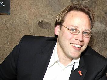 Stellvertretender Landrat Christian Pech fühlt sich weiter ungerecht behandelt. Er ist zwar vom Dienst suspendiert, sieht aber noch keinen Grund, sein Amt  niederzulegen.   Foto: Richard Sänger (Archiv)