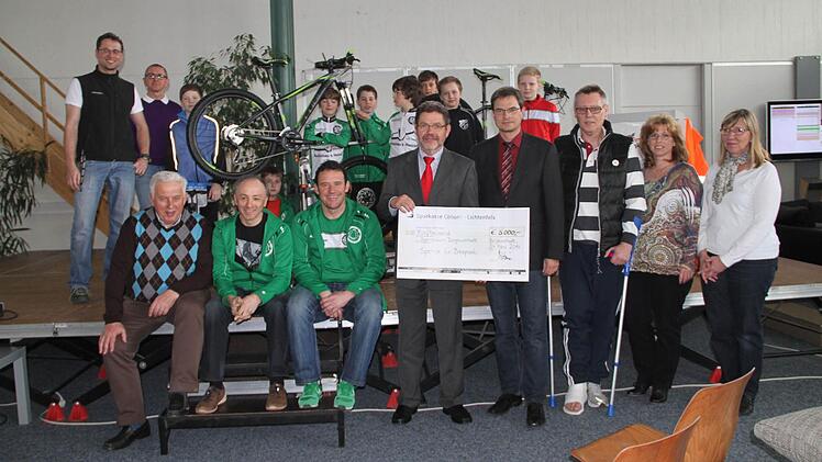 Durch die großzügige Spende vieler Sponsoren konnte das Gymnasium in Burgkunstadt ein Dutzend Bikes für den differenzierten Sportunterricht angeschafft werden.