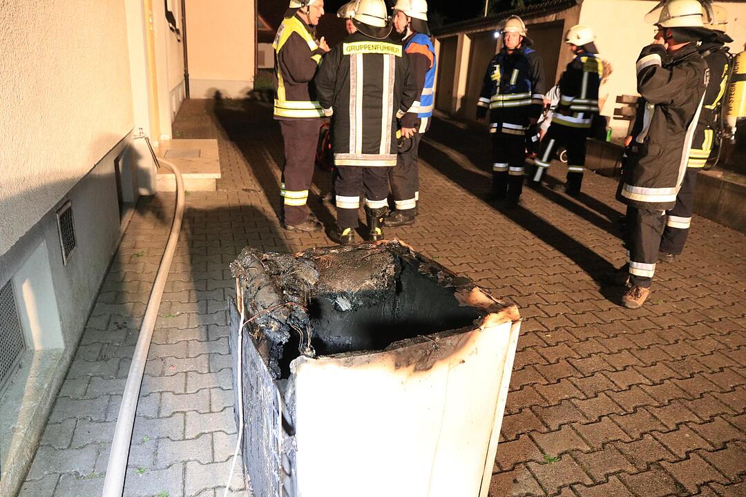 Kleine Ursache, große Wirkung: Komplettes Treppenhaus verraucht