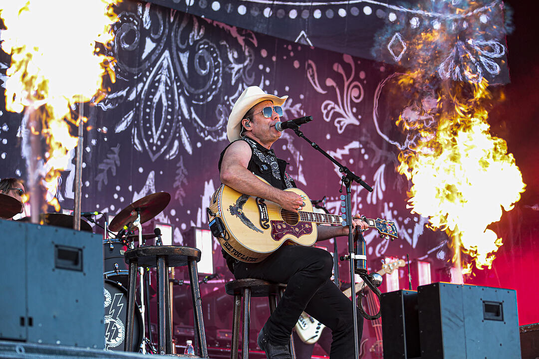 Rock im Park 2019: Die Country-Rocker von The BossHoss heizen der Menge ordentlich ein