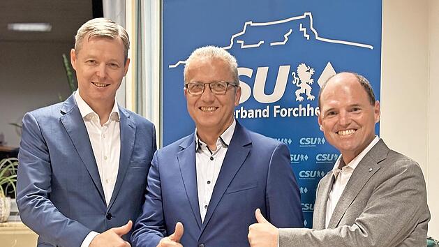 MdB Thomas Silberhorn (l.) und MdL Michael Hofmann (r.) unterst&uuml;tzen Michael Kn&ouml;rlein.