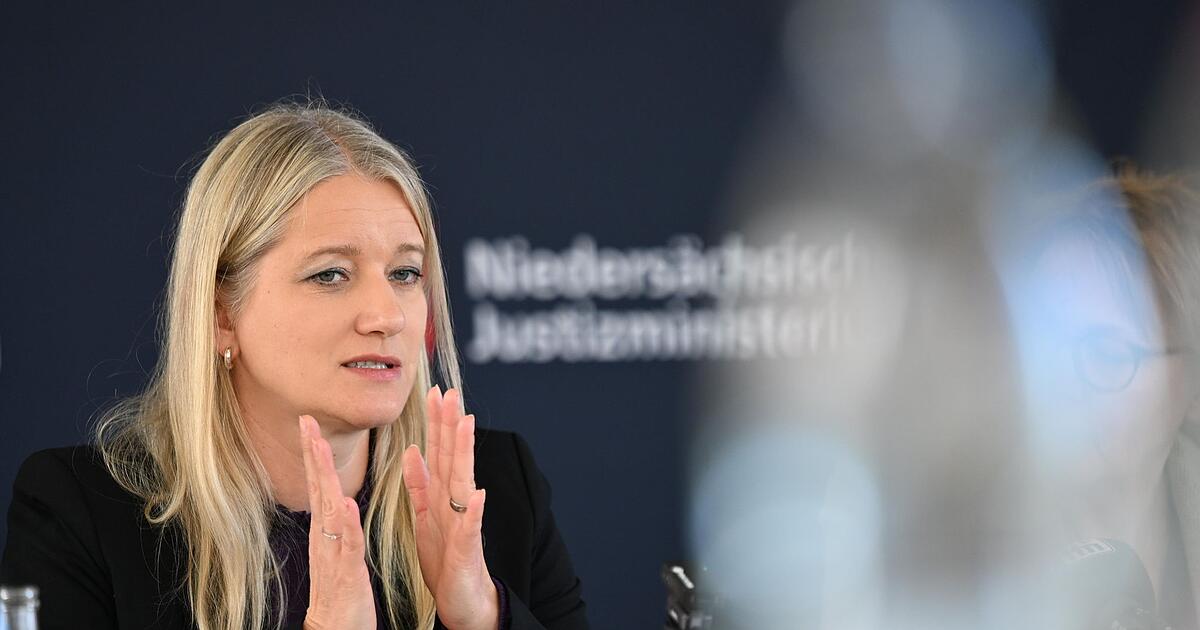 Spanner-Videos-sollen-auch-in-Sauna-Co-strafbar-werden