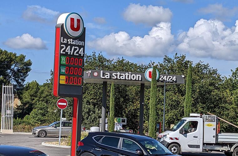 Streikendes Raffinerie-Personal zur Arbeit verpflichtet