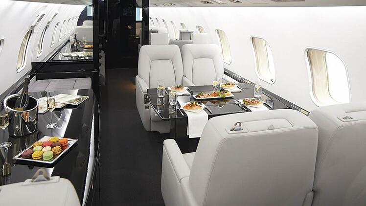 Blick in die Kabine eines FAI-Langstrecken-Jets vom Typ Bombardier Global Express: Damit fliegen VVIP - sehr sehr wichtige Personen. Foto: FAI