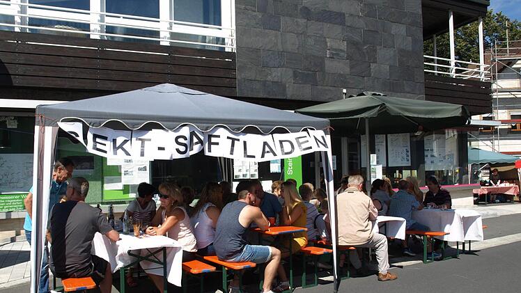 Der "Sekt- und Saftladen" des Tennisclubs Grün-Weiß  Foto: Susanne Deuerling