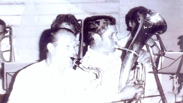In der Anfangszeit gab es eine hauseigene Blaskapelle. Der Dirigent war Willi Müller. Im Bild sind Manfred Hergenröder am Tenorhorn, Leonhard Kleinhenz am Saxophon. Bei waren jahrzehntelang bis zur Berentung im Kido angestellt, Foto: Archiv/Kinderdorf