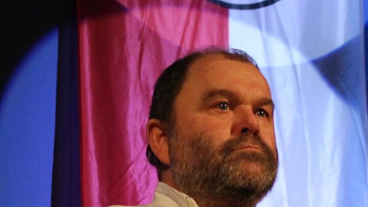 Das ehrenamtliche Engagement  von Friedrich Schmidt von den Natur- und Vogelfreunden fand Würdigung.    Foto: Evi Seeger