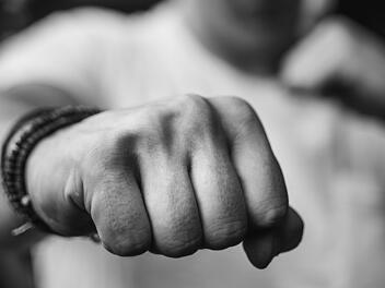 Aggressiv, Schl&auml;ger, Angriff, Attacke