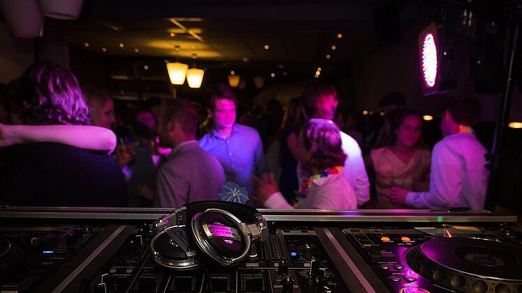 Coburg: Flaschenwurf auf DJ