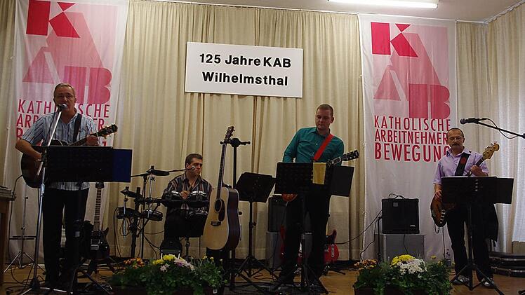 Die Band "Mash", die nur aus KAB-Mitgliedern besteht, umrahmte den Festakt.