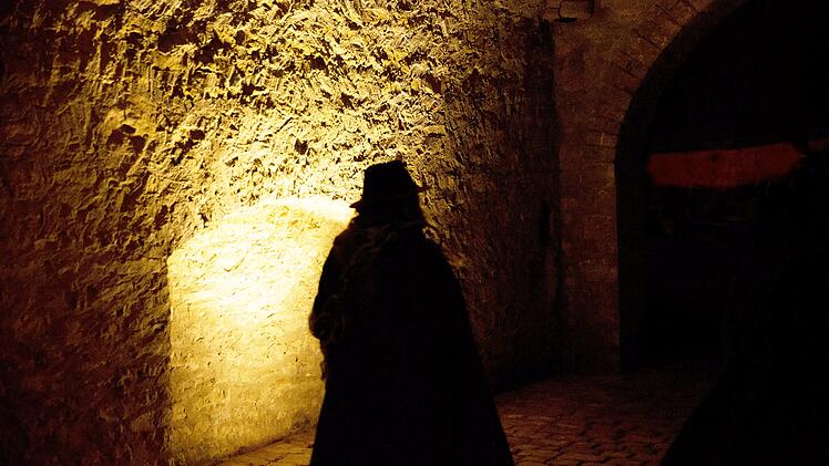 Dettelbach: Geschichten vom get&ouml;teten M&uuml;ller und aufr&uuml;hrerischen Bauern - N&auml;chtliche F&uuml;hrung l&auml;sst Spannung steigen