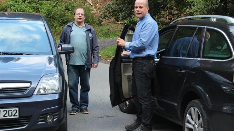 Harald Wahner (links) fährt täglich die Strecke, um zur Arbeit zu kommen, Christian Brandt, um seine Kinder in die Schule zu bringen. Foto: Schadeck
