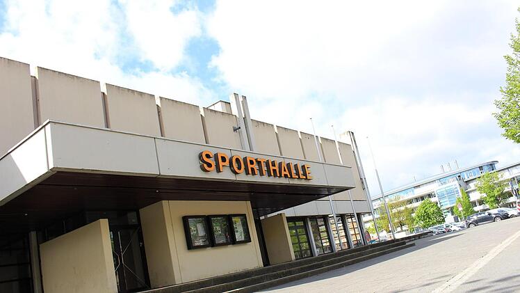 Die alte Dreifachsporthalle an der Schützenstraße hat endgültig ausgedient. Foto: Ulrike Nauer